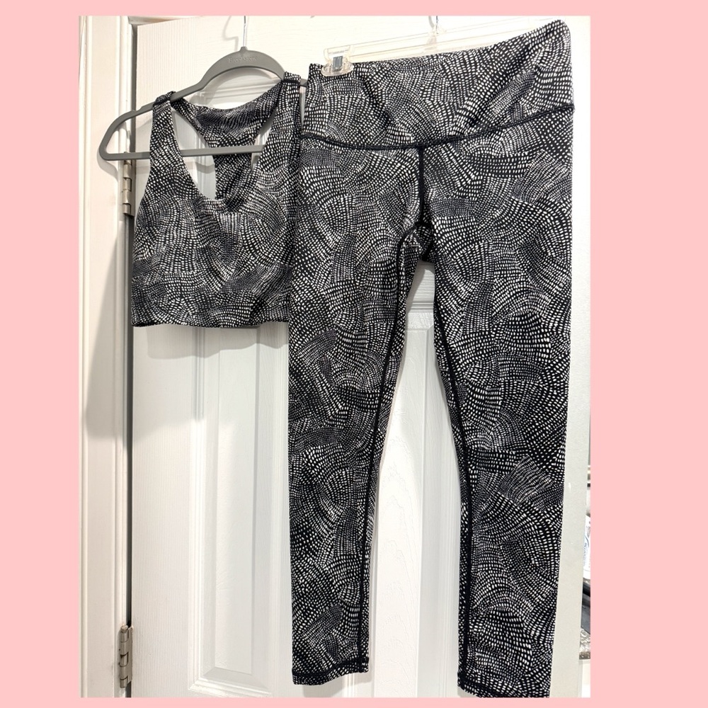 Zella Black and White Patterned Workout Set (like new)! Size Small